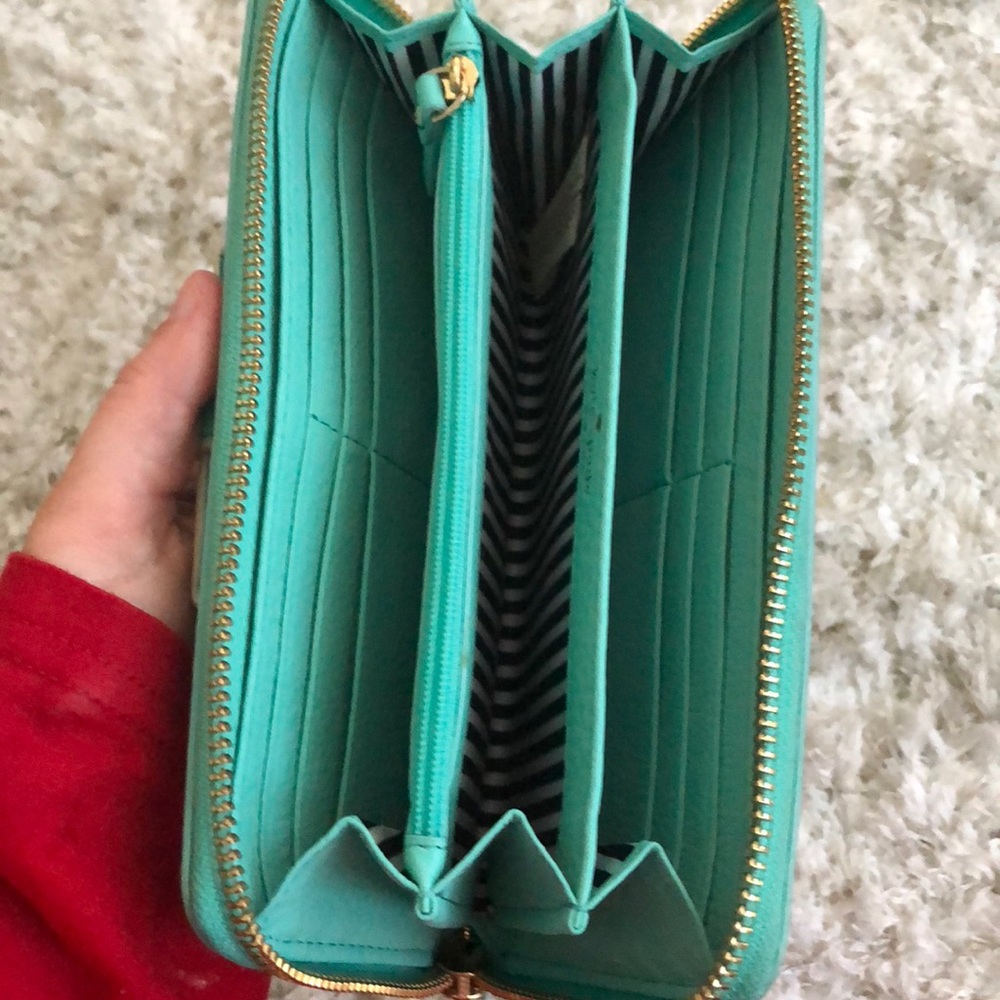 Kate Spade wallet - Picture 3 of 4